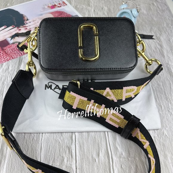 Marc Jacobs Black Shoulder Bag with Gold and Pink Accents - Picture 3 of 9